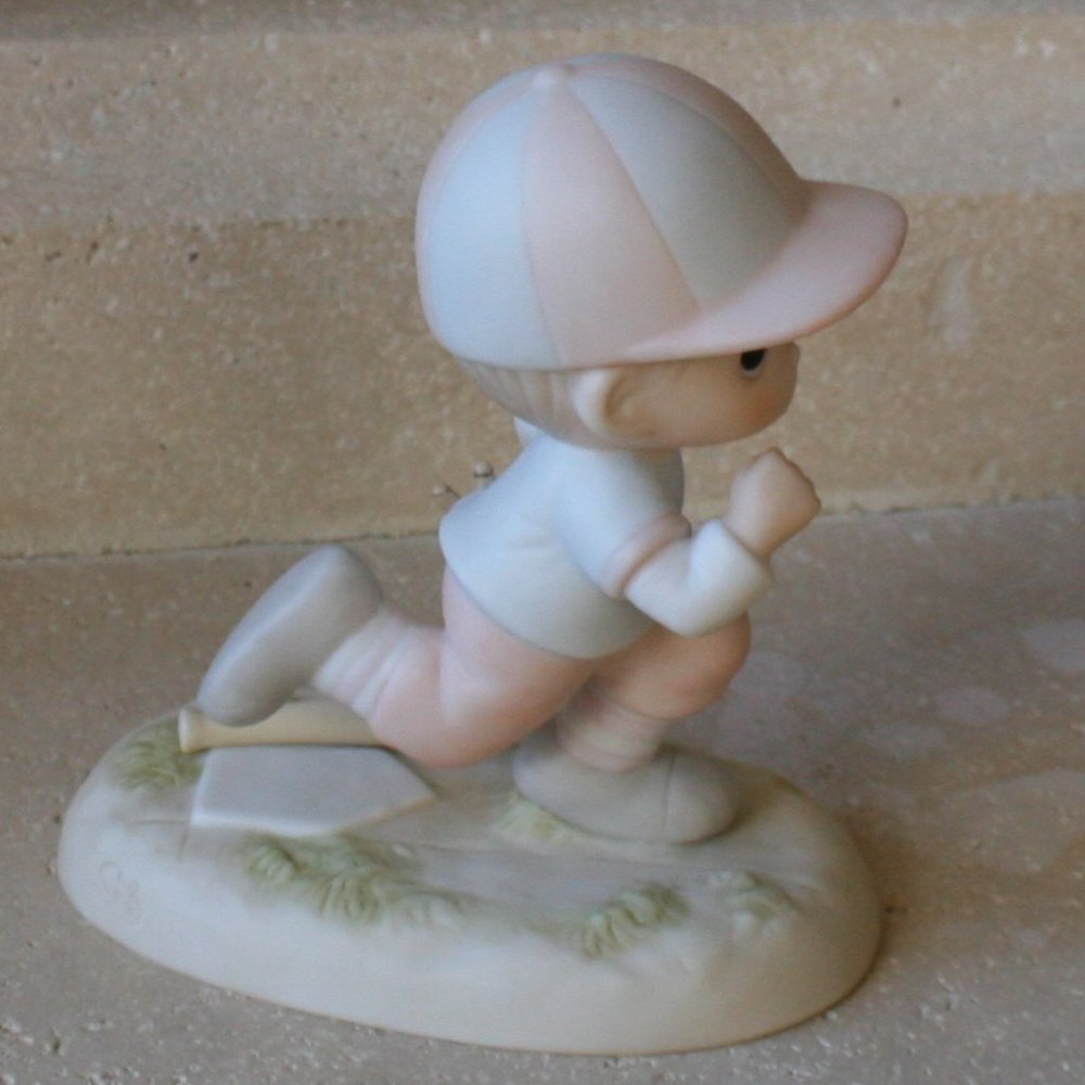 Precious Moment 'Lord I'm Coming Home' Little Boy Baseball - Picture 3 of 7